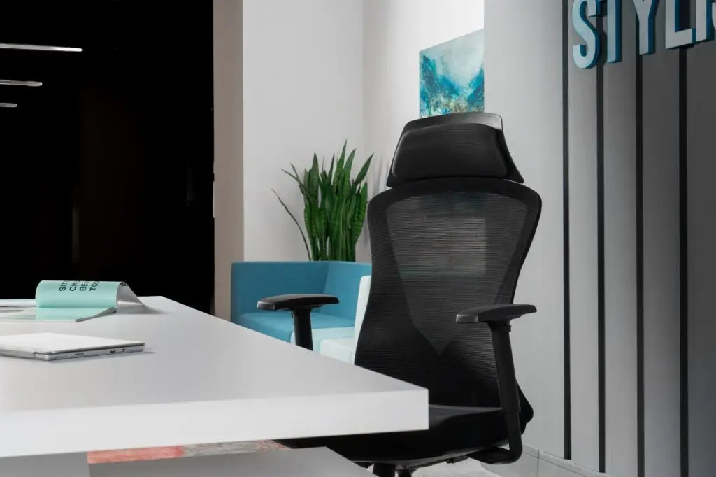 آشنایی با صندلی اداری پشت توری یا مش