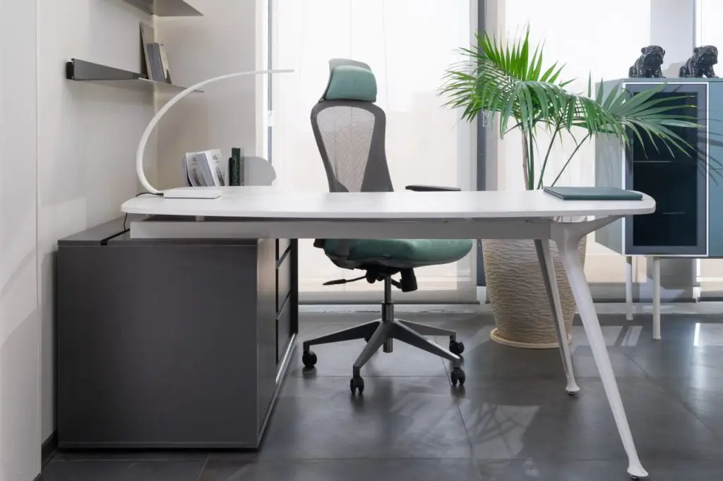 تفاوت صندلی مدیریتی با صندلی کارمندی چیست؟