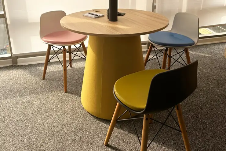 صندلی چهارپایه 